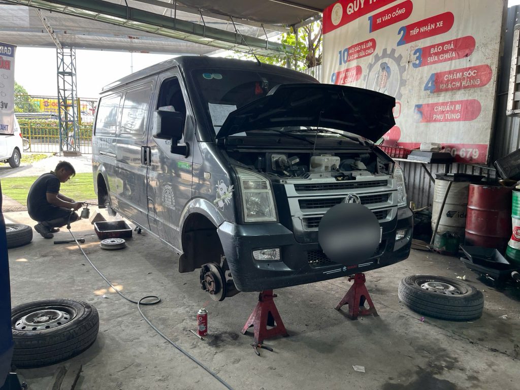 Gara Phước Tiến hỗ trợ sửa chữa & bảo dưỡng xe van TMT nhanh chóng tại TP.HCM