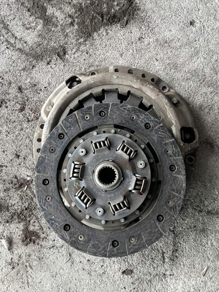 thay bộ ly hợp xe van thaco tf480